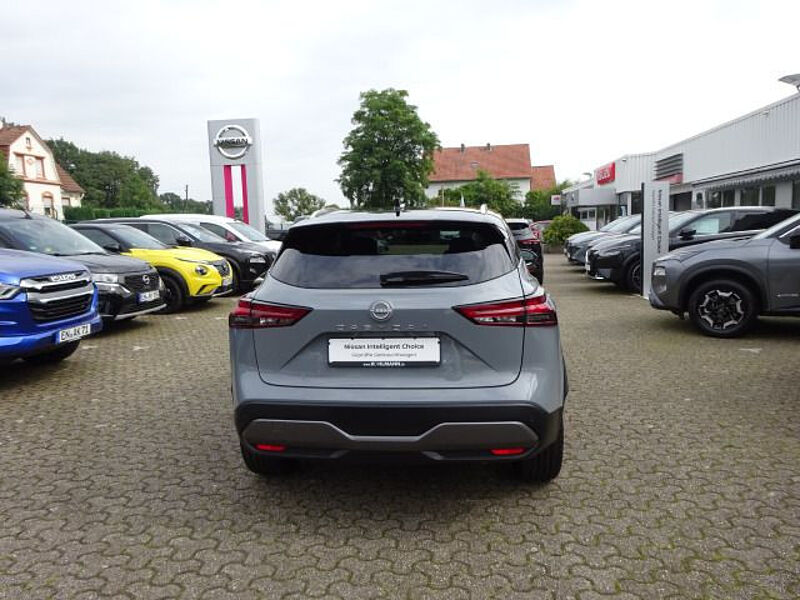 Nissan Qashqai 1.3 DIG-T Tekna 4x2 BOSE Design