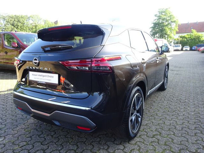 Nissan Qashqai Tekna 6MT Design Apple LED