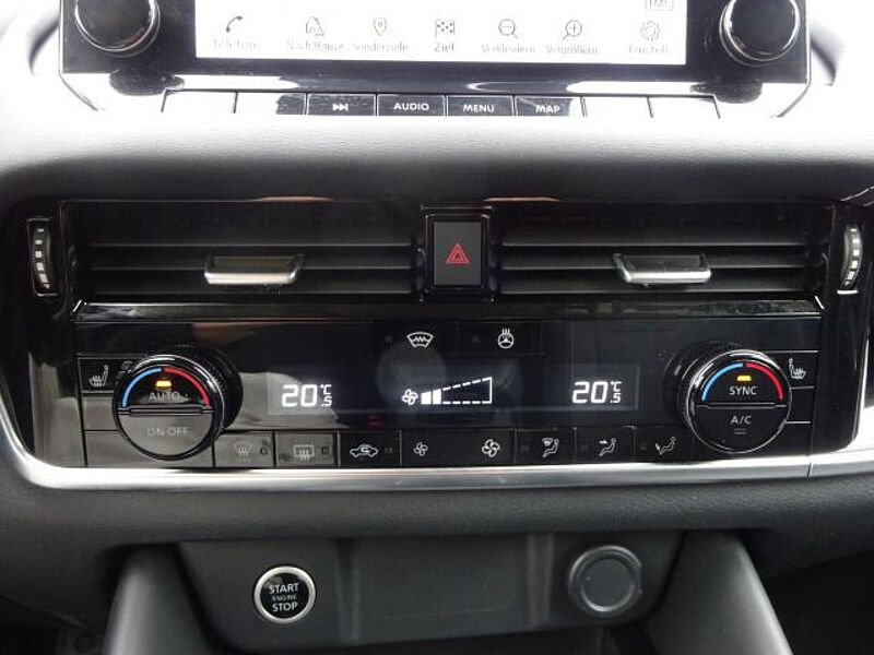 Nissan Qashqai N-Connecta 1.3 MHEV Xtronic WP Navi HUD