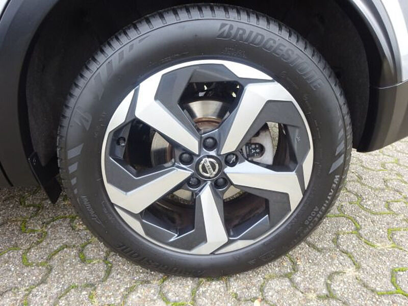 Nissan Qashqai N-Connecta 1.3 MHEV Xtronic WP Navi HUD